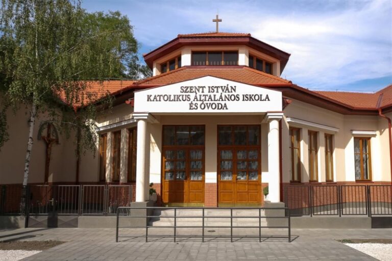 Szent István Katolikus Általános Iskola és Óvoda - Mezőtúr